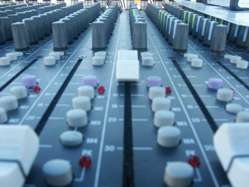 audio mixing console controls