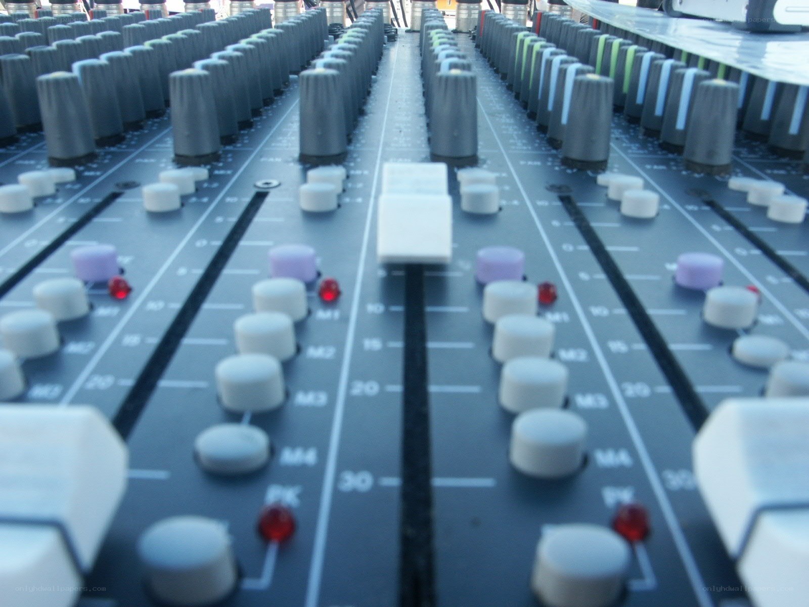 audio mixing console controls
