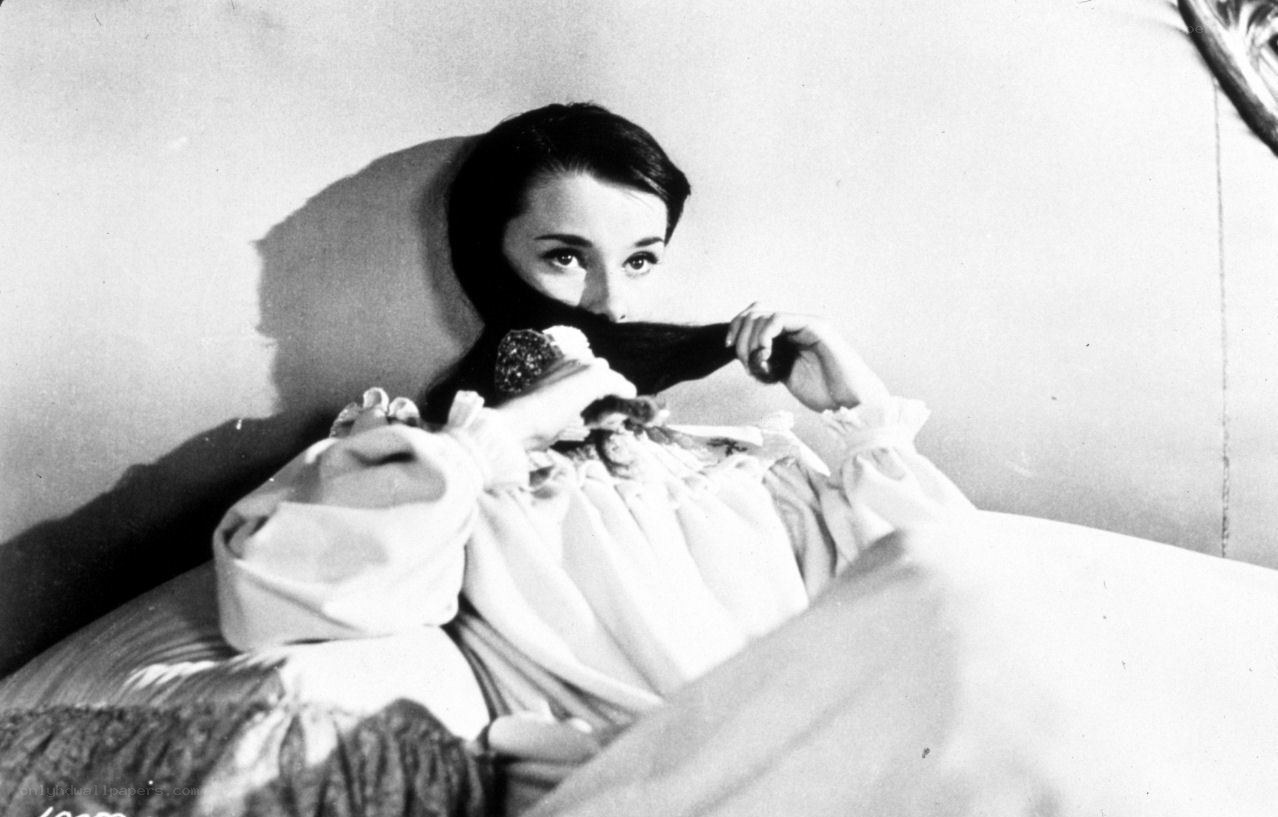Audrey Hepburn in a classic scene