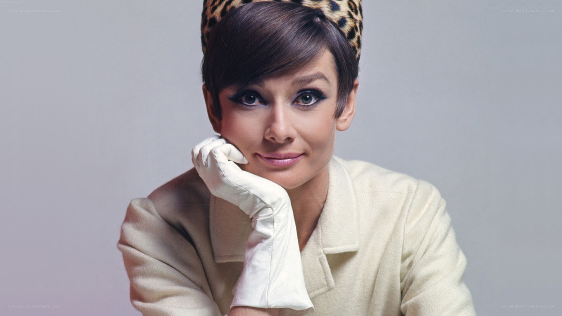 Audrey Hepburn in classic pose