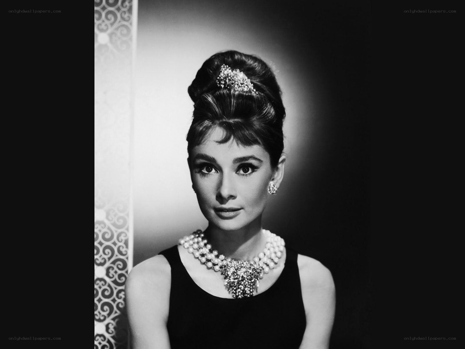 Audrey Hepburn in pearls