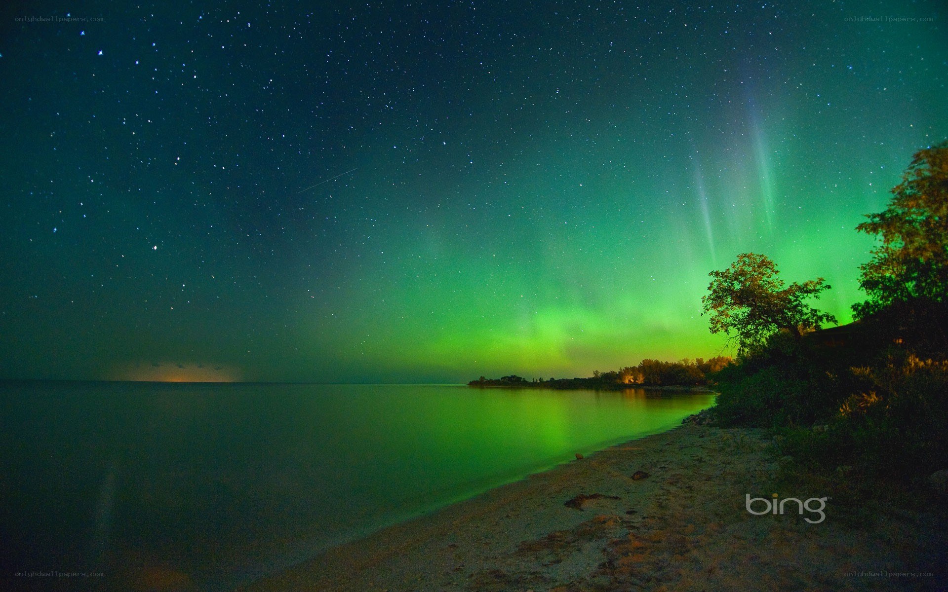 Aurora borealis over a lake
