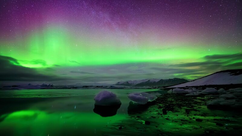Aurora Borealis over Ice — Green, Dramatic, Night, Photograph, Icebergs