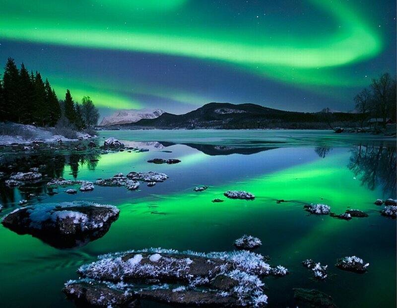 Aurora Borealis over Lake — Green, Serene, Night, Photograph, Mountains