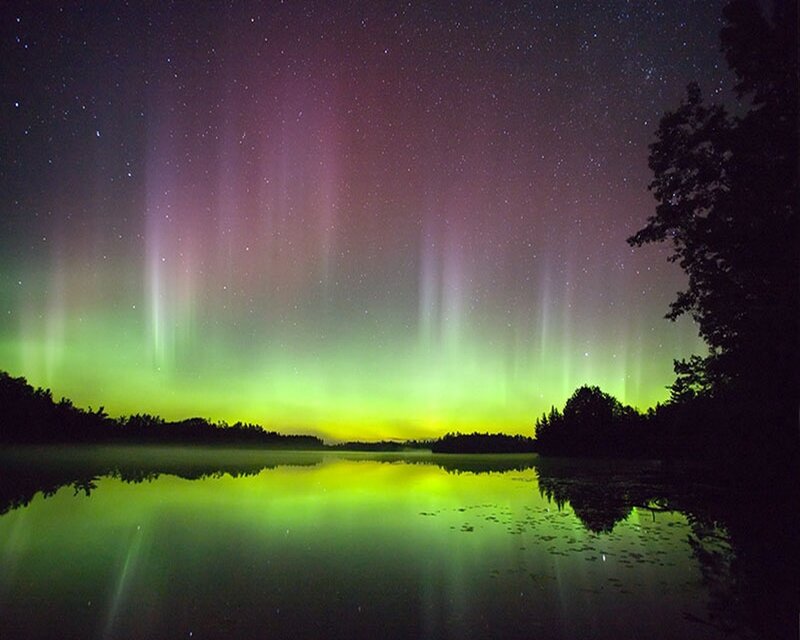 Aurora Borealis over Lake — Green, Serene