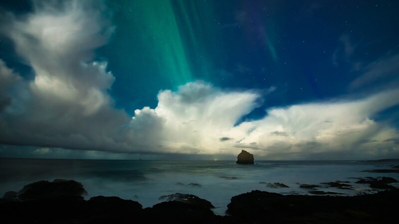 Aurora Borealis over Ocean — Green