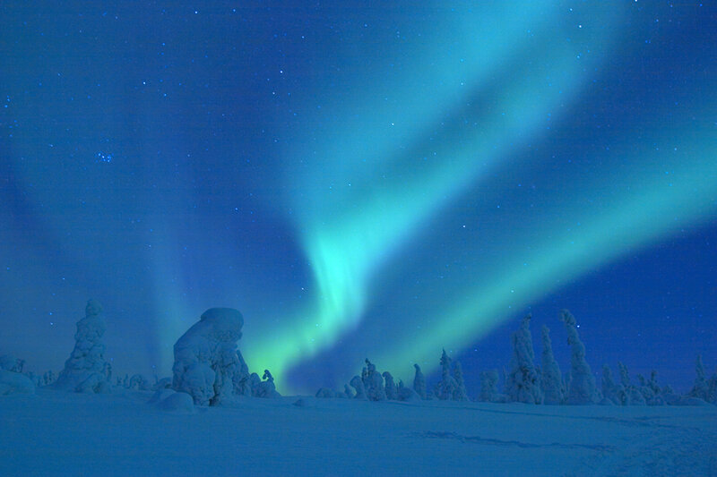 Aurora Borealis over Snow — Blue, Serene