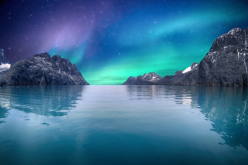 Aurora Borealis over Water — Blue