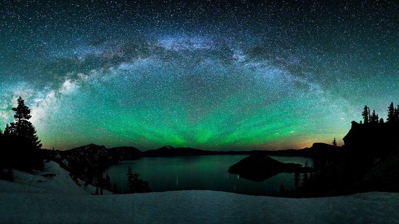 Aurora over Lake — Green, Serene, Night