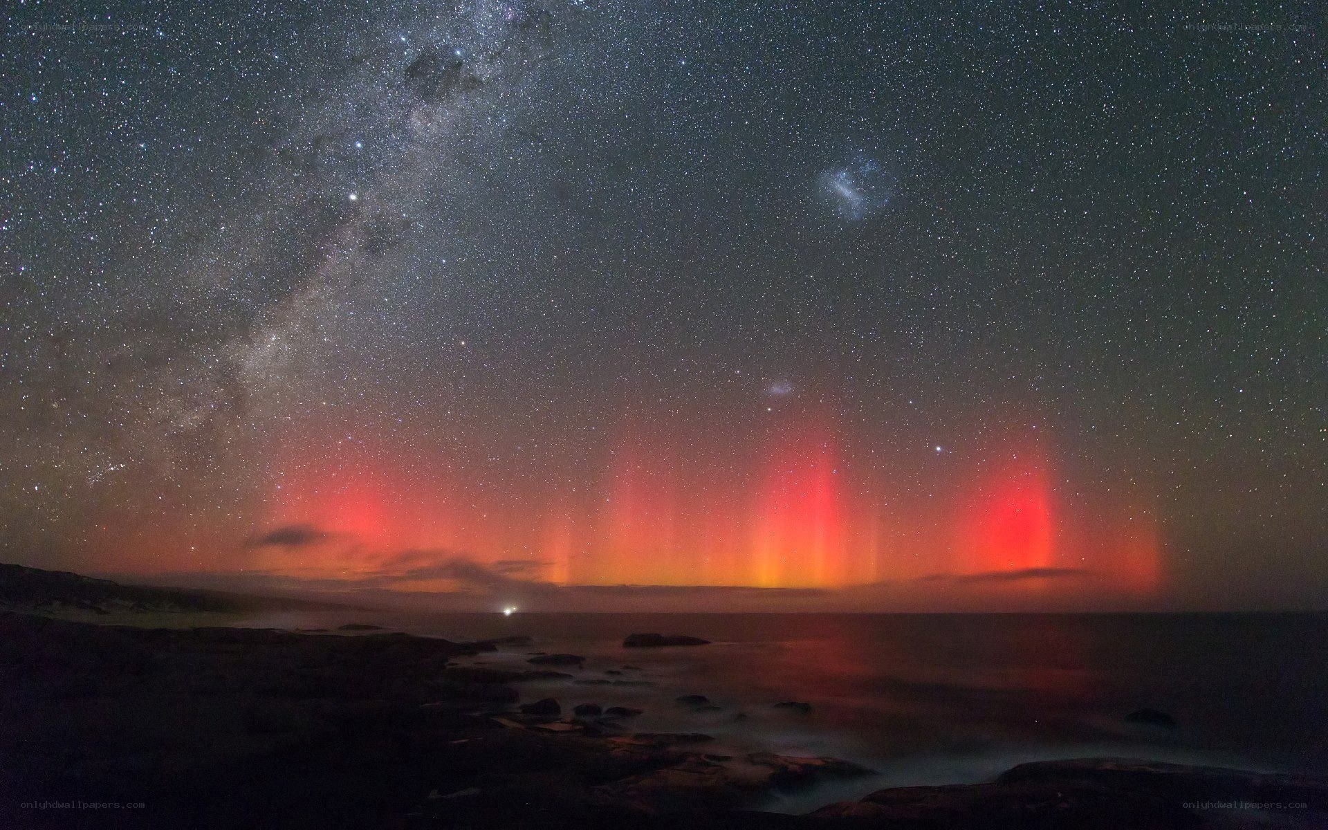 Aurora over the ocean