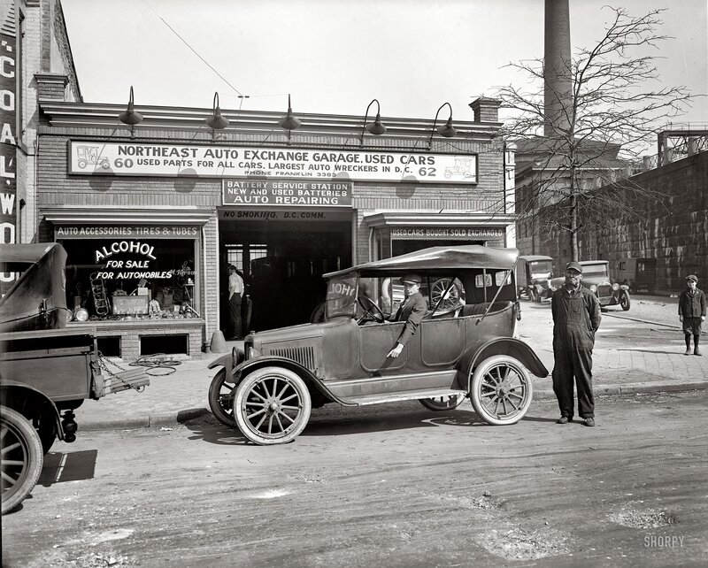 Auto garage in early 20th century
