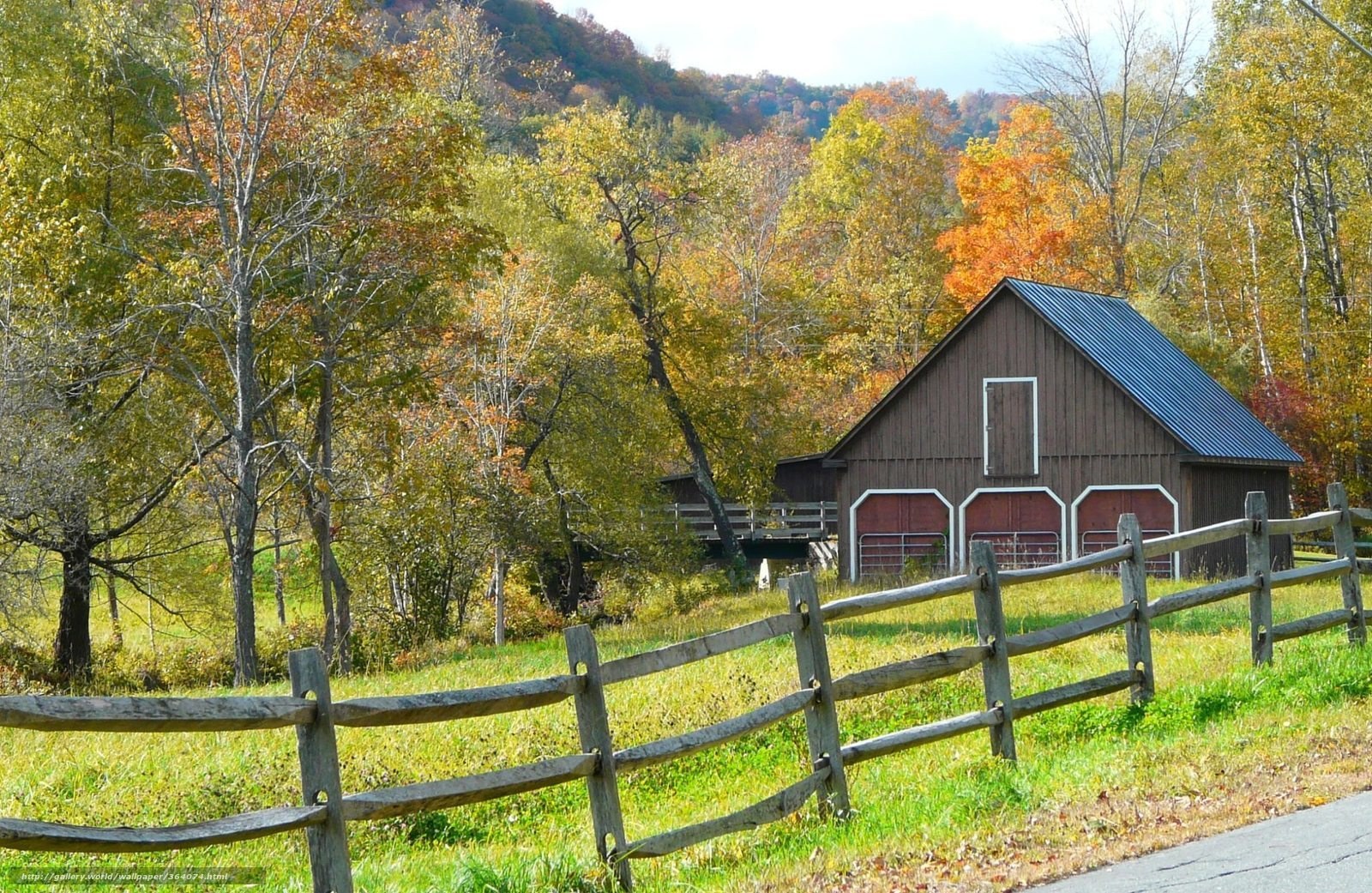 Autumn barn in the mountains