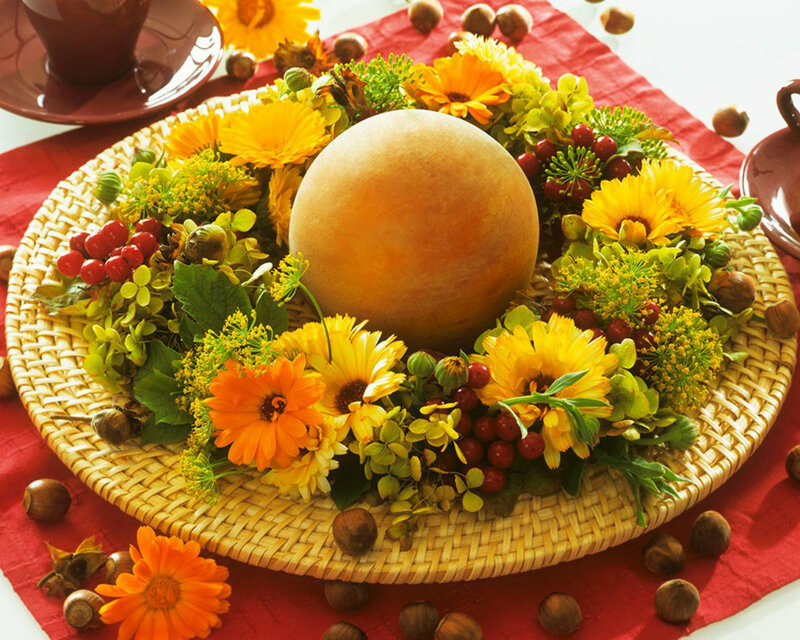Autumn Floral Centerpiece — Yellow, Festive