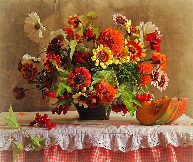 Autumn Flower Arrangement — Orange, Calm