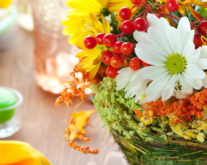 Autumn Flower Arrangement — Yellow, Calm