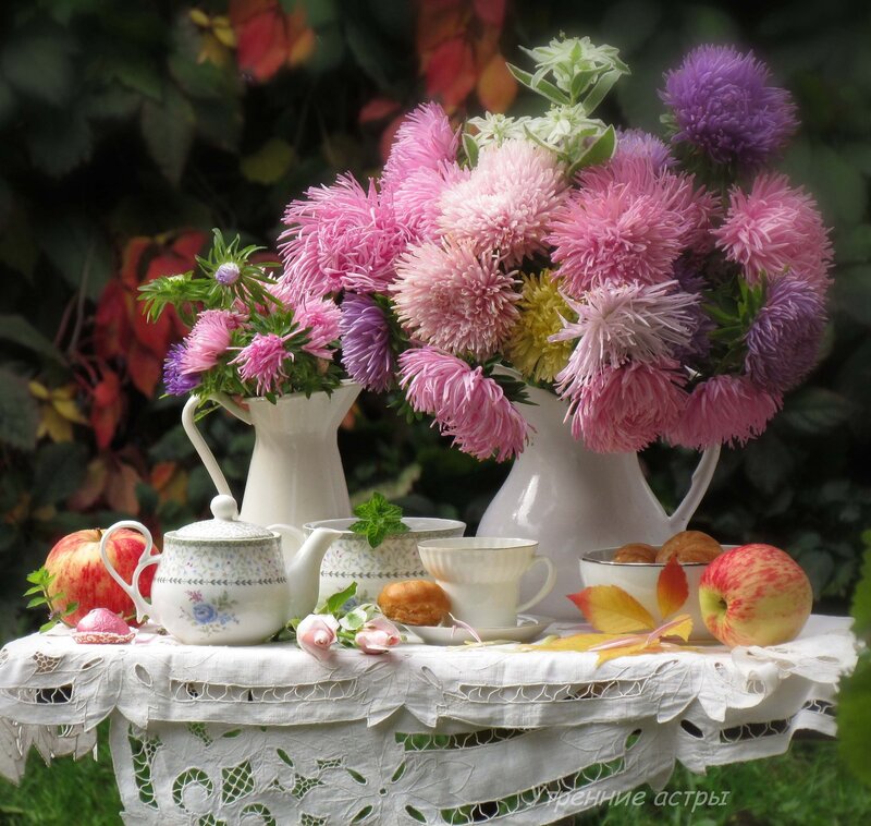 Autumn Flowers on Table — Pink