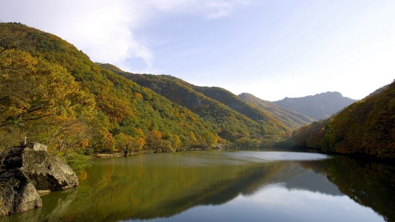 Autumn Lake in Mountains — Green, Serene