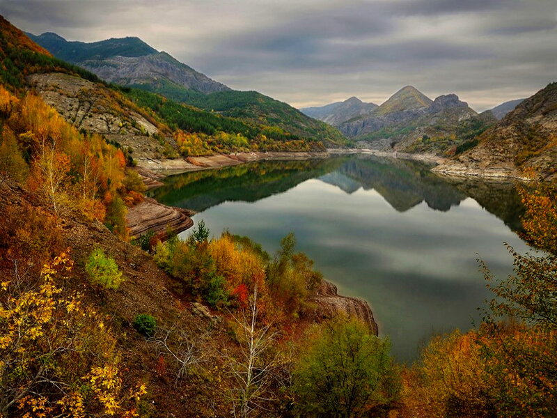 Autumn Lake in Mountains — Green