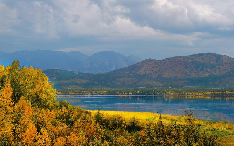 Autumn lake with mountains