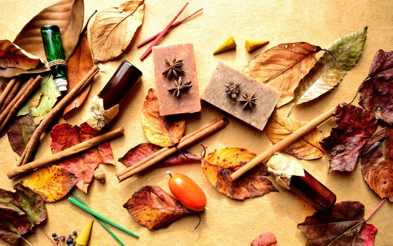 Autumn Leaves and Spices — Brown