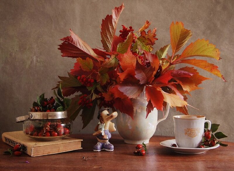 Autumn Leaves in Vase — Brown, Calm