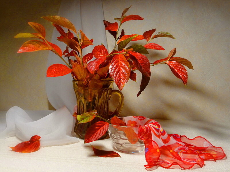 Autumn Leaves in Vase — Red