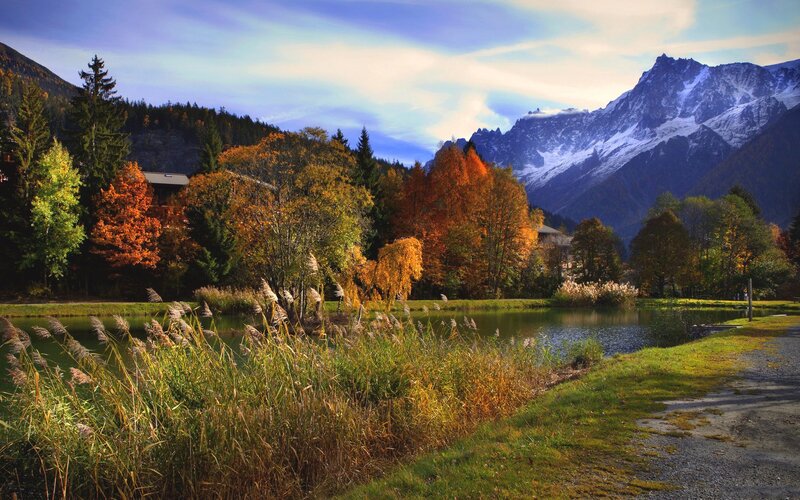 Autumn mountains and lake