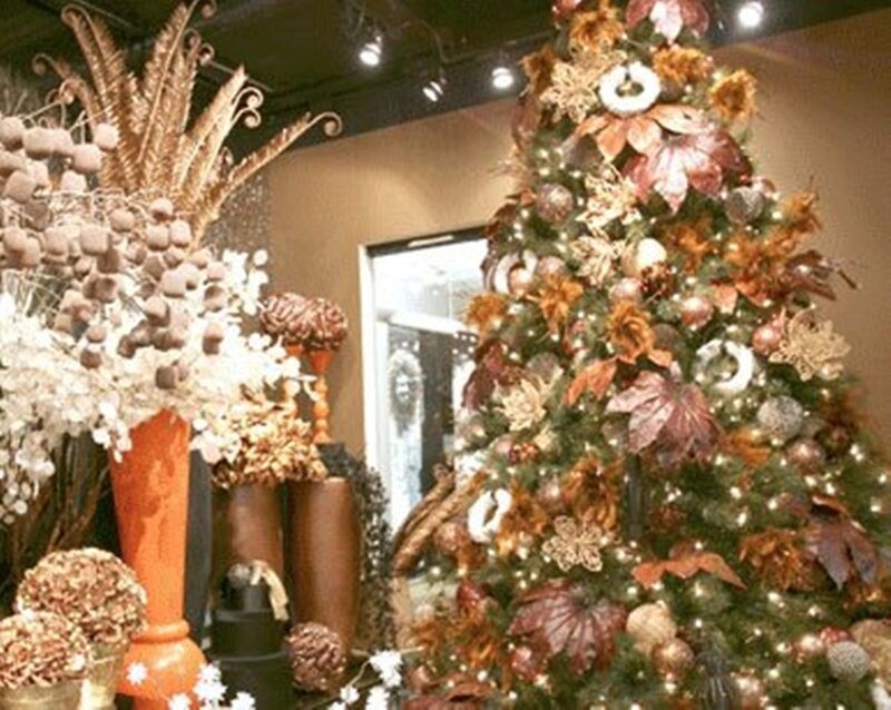 Autumn-themed Christmas tree display
