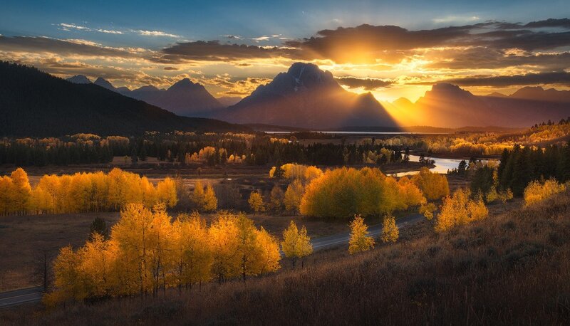 Autumn Valley at Sunset — Yellow