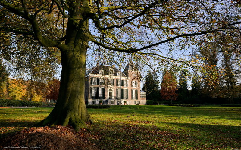 Autumn view of a Dutch manor house