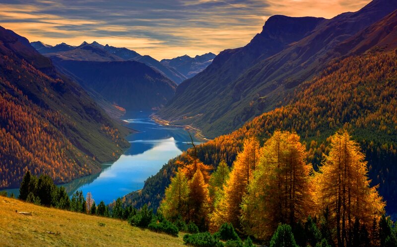 Autumnal Mountain Lake — Blue