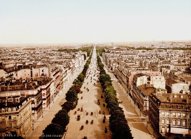 Avenue Des Champs-Élysées — Brown