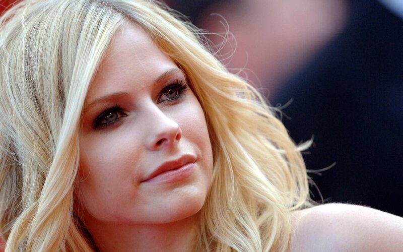 Avril Lavigne at a public event