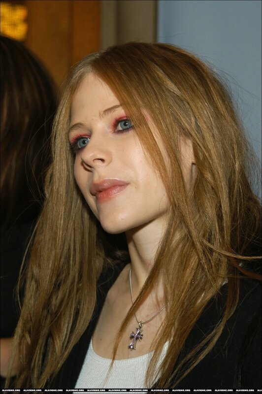 Avril Lavigne at an event