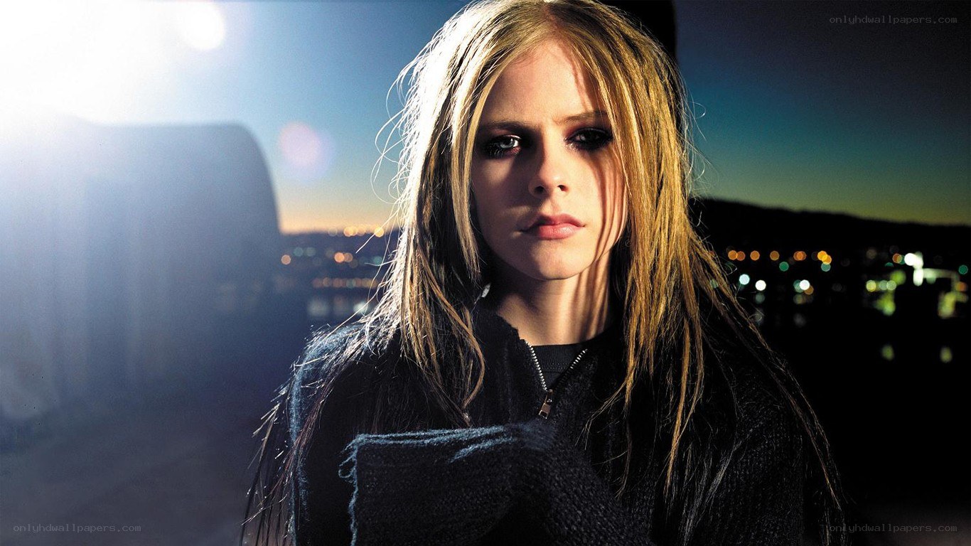 Avril Lavigne at dusk