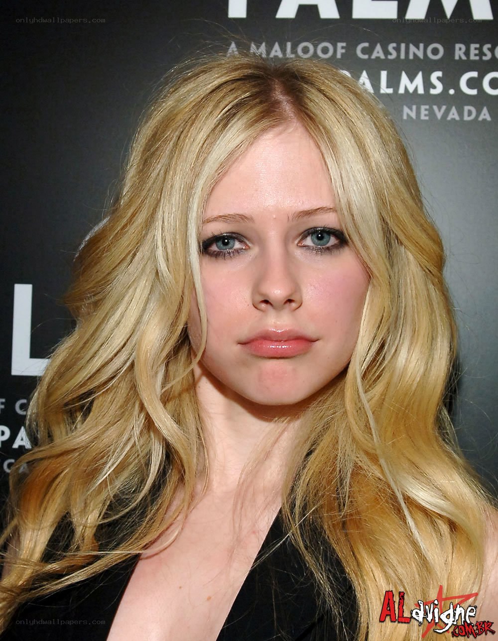 Avril Lavigne at event