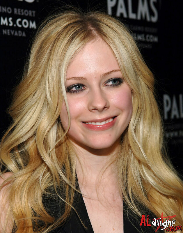 Avril Lavigne at event