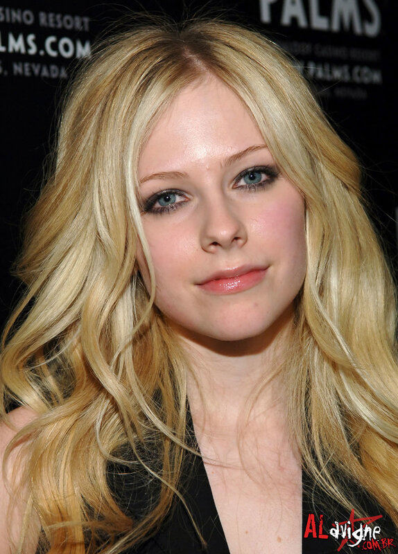 Avril Lavigne at event