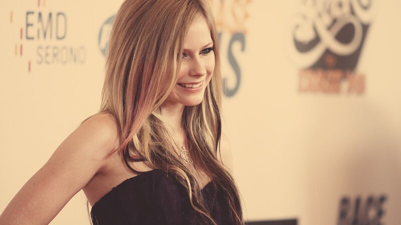 Avril Lavigne at event