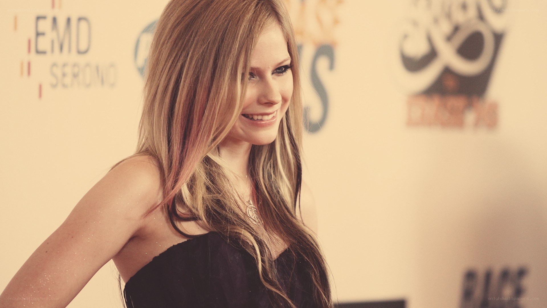 Avril Lavigne at event