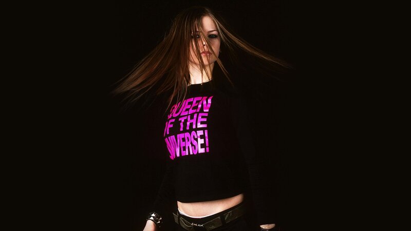 Avril Lavigne in black shirt