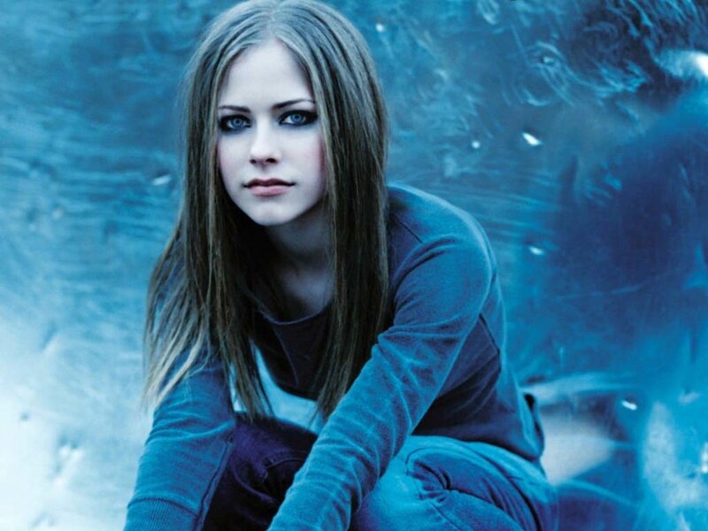 Avril Lavigne in blue tones