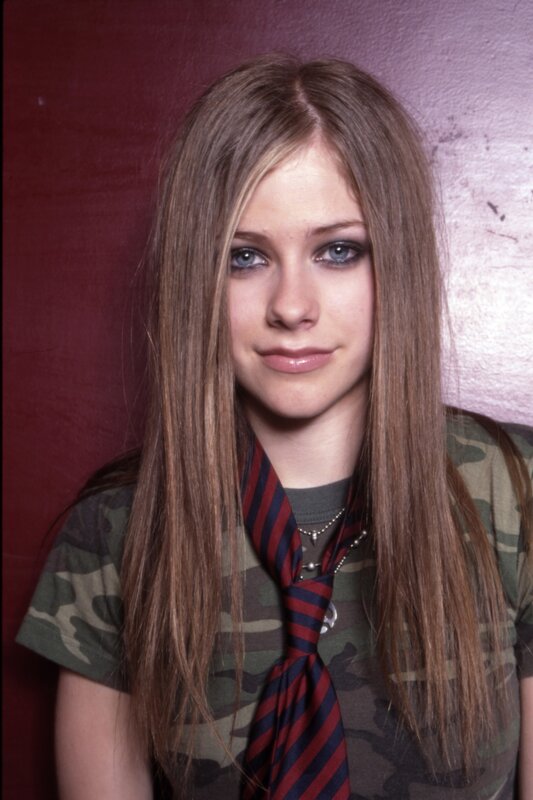 Avril Lavigne in camouflage shirt