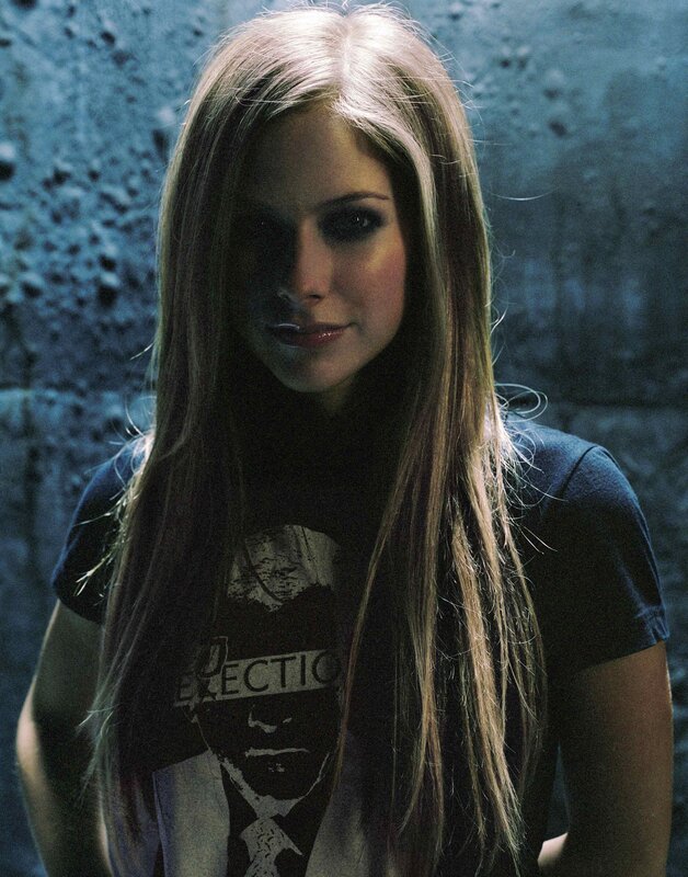 Avril Lavigne in dark setting