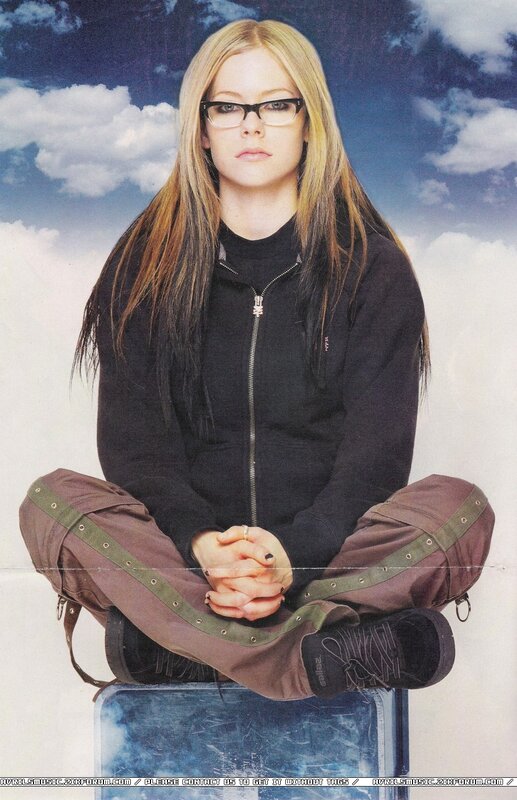 Avril Lavigne in glasses