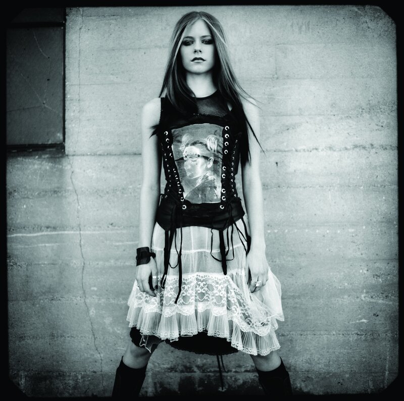 Avril Lavigne in gothic dress