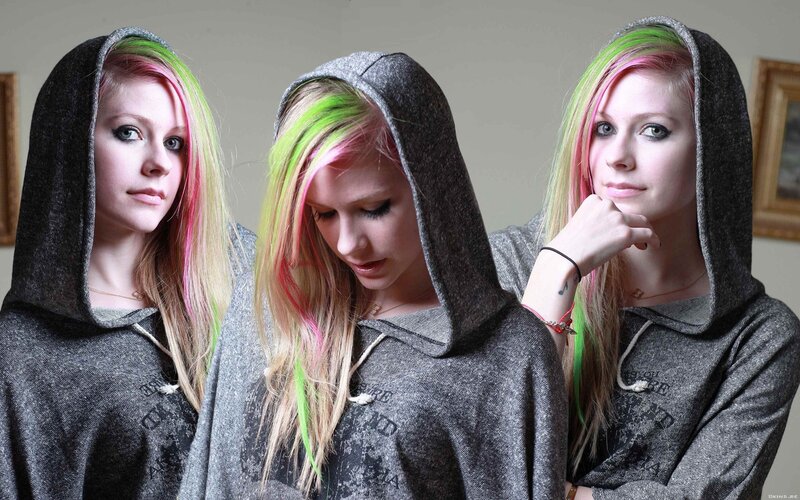 Avril Lavigne in gray hoodie
