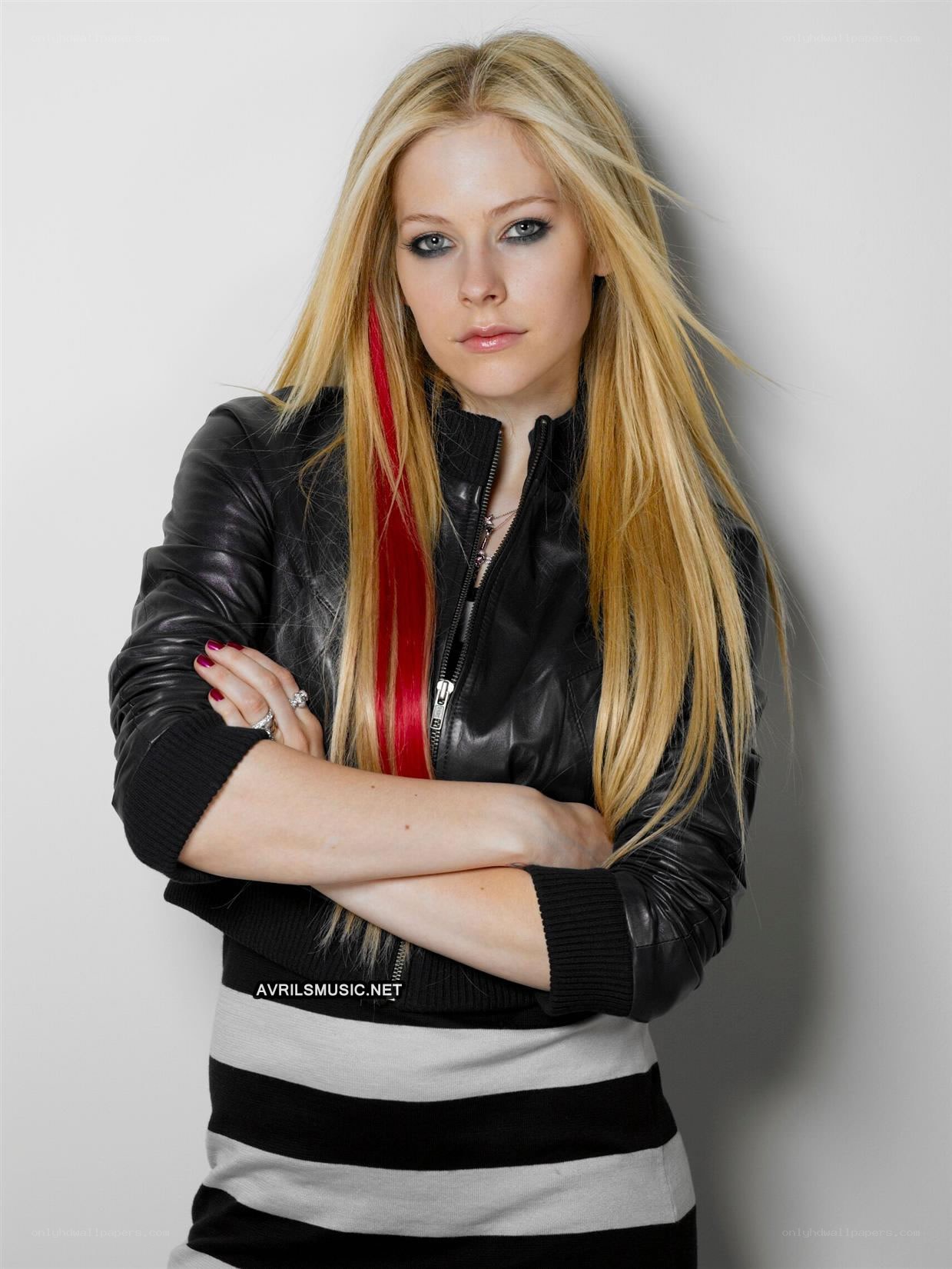 Avril Lavigne in leather jacket
