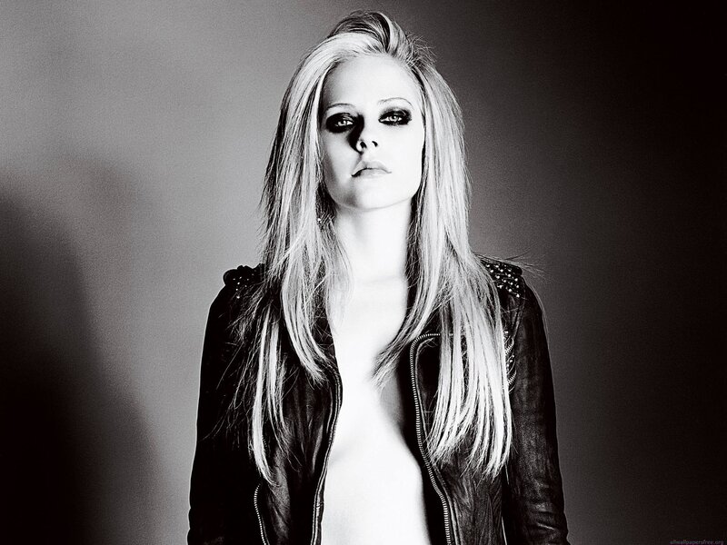 Avril Lavigne in leather jacket