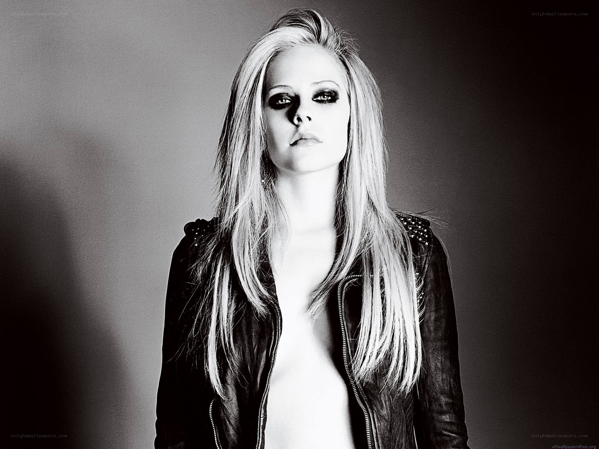 Avril Lavigne in leather jacket